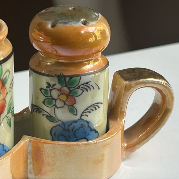 4/$100 Floral Ceramic Spice Jar with Lid salt and pepper shaker set 😃 - Picture 4 of 10